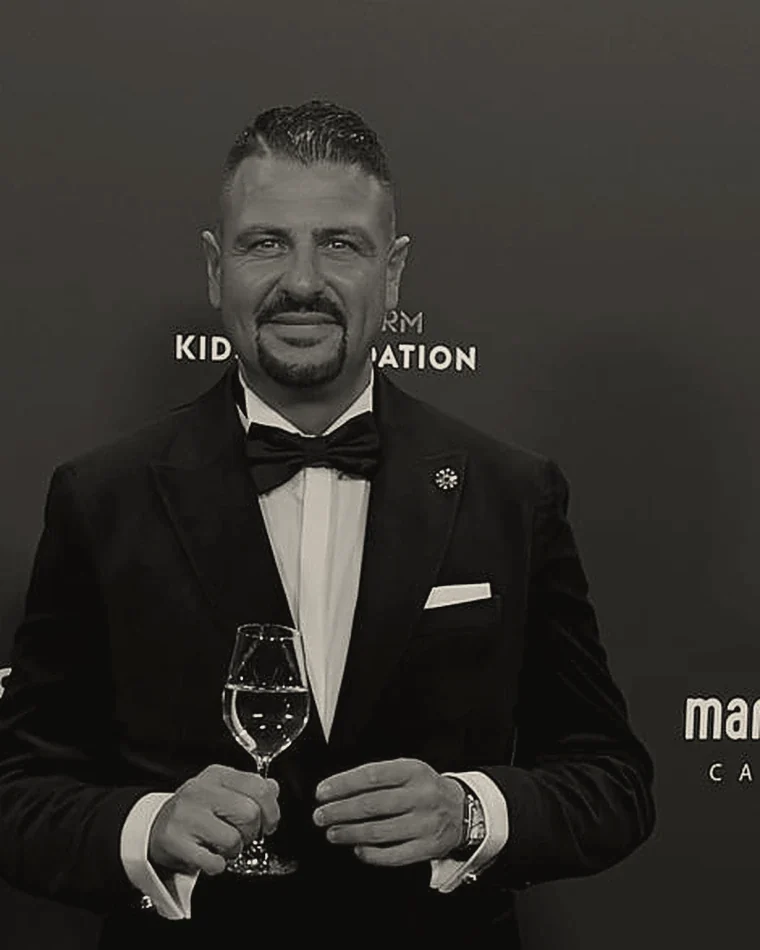 Ivan Gentile im Smoking bei einer Abendveranstaltung