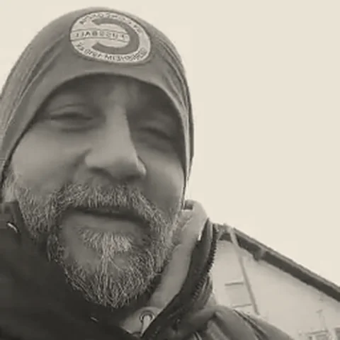 Standbild aus dem Video von Toni B.