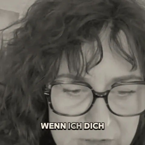 Standbild aus dem Video von Tonia A.